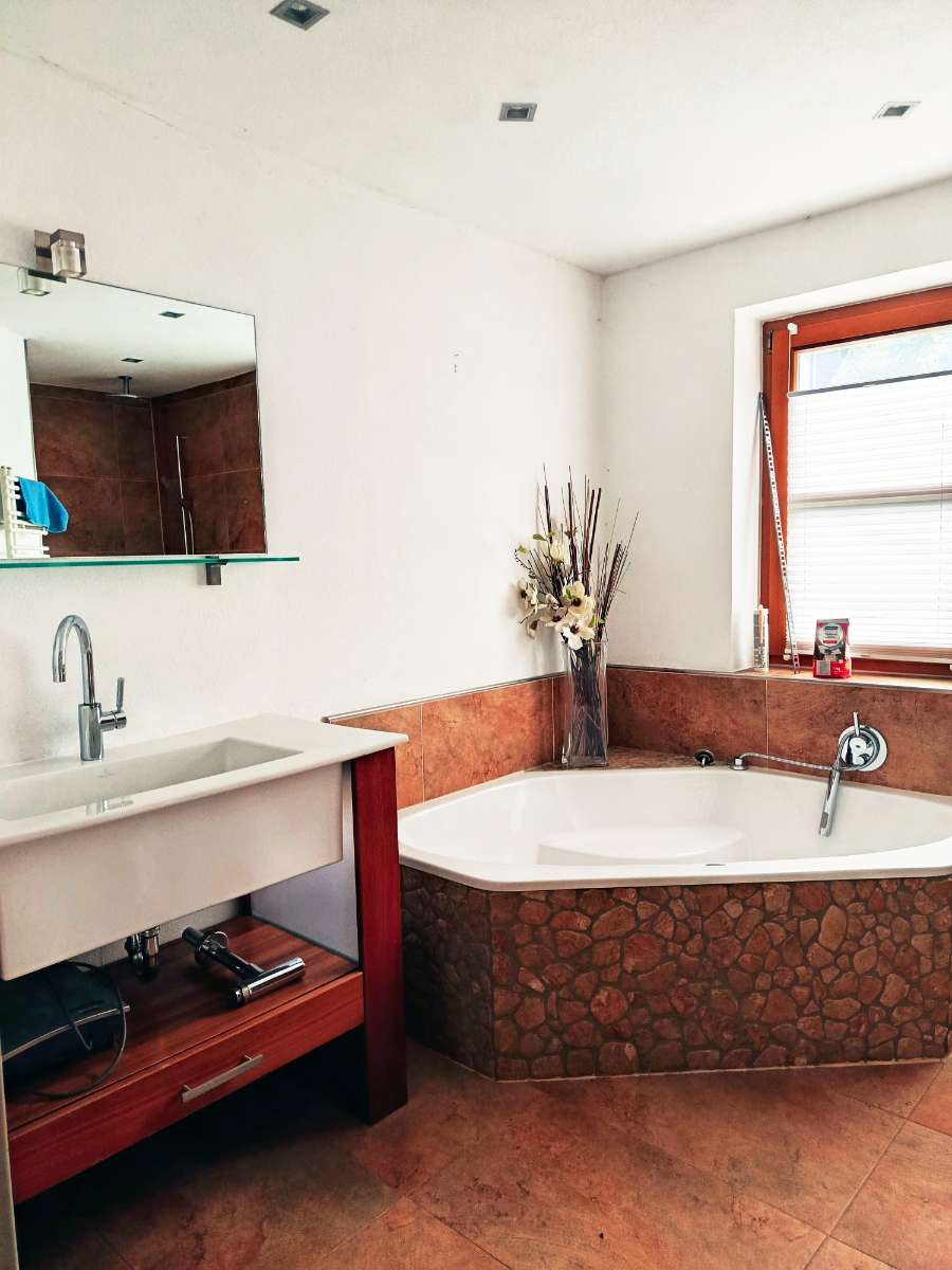 Kuenstlerhaus in mondsee badezimmer